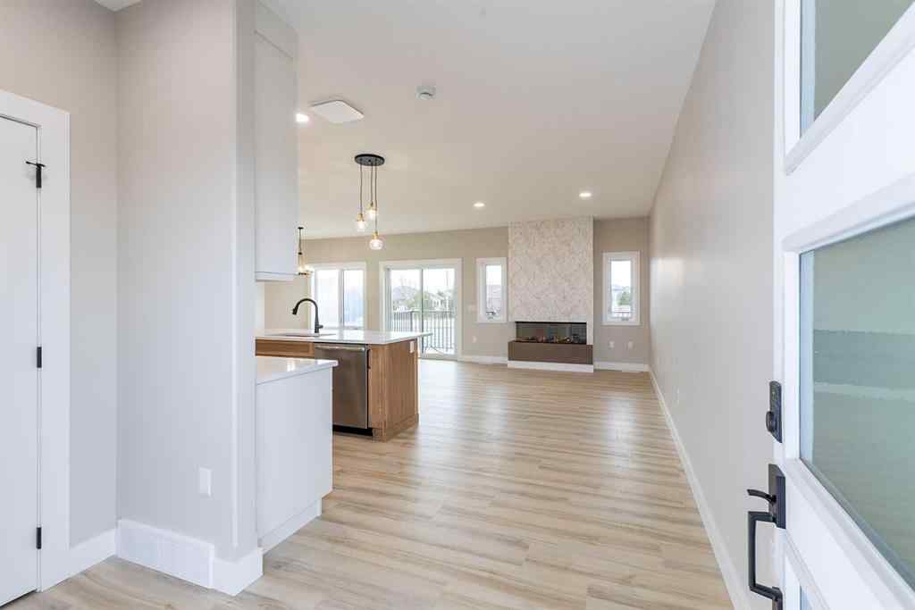 MLS® A2269155 - 111 Sierra Road SW in SW Southridge Medicine Hat, Residential