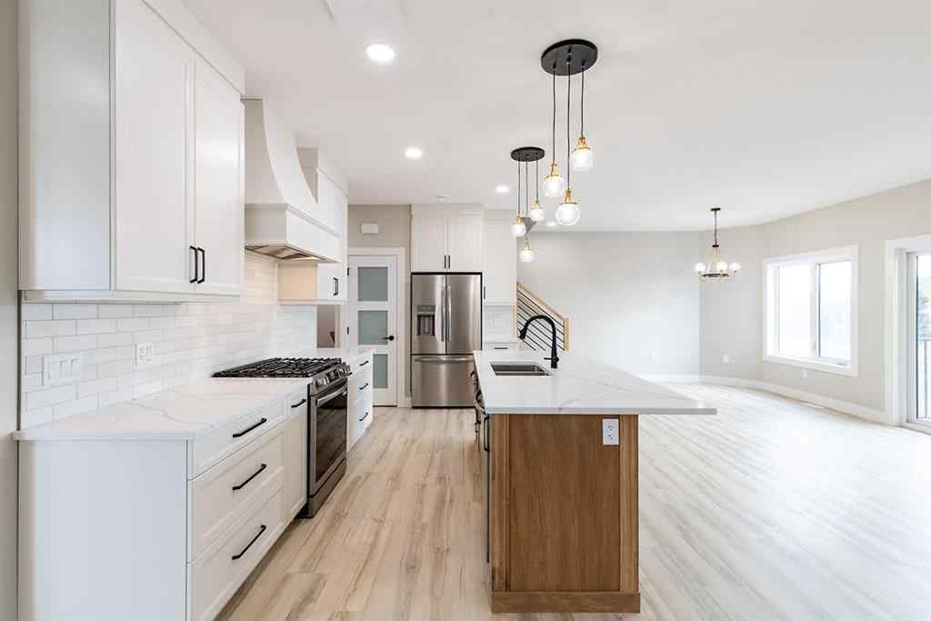 MLS® A2269155 - 111 Sierra Road SW in SW Southridge Medicine Hat, Residential