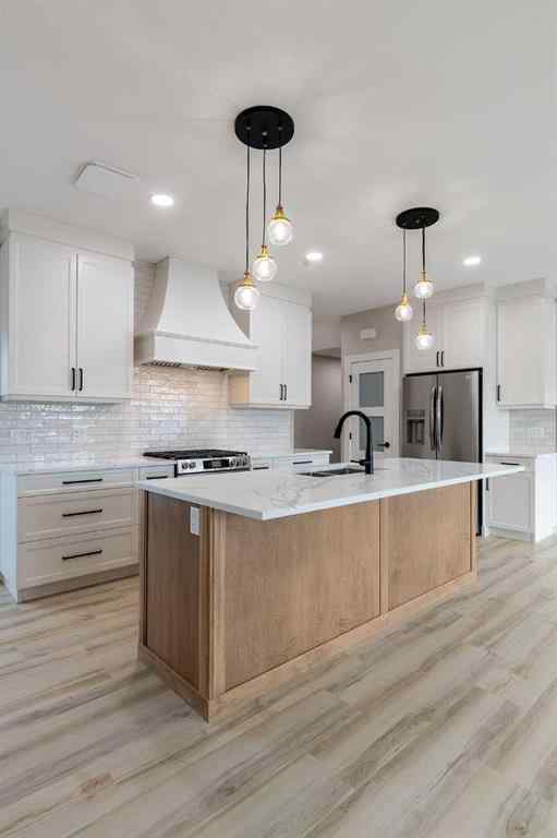 MLS® A2269155 - 111 Sierra Road SW in SW Southridge Medicine Hat, Residential