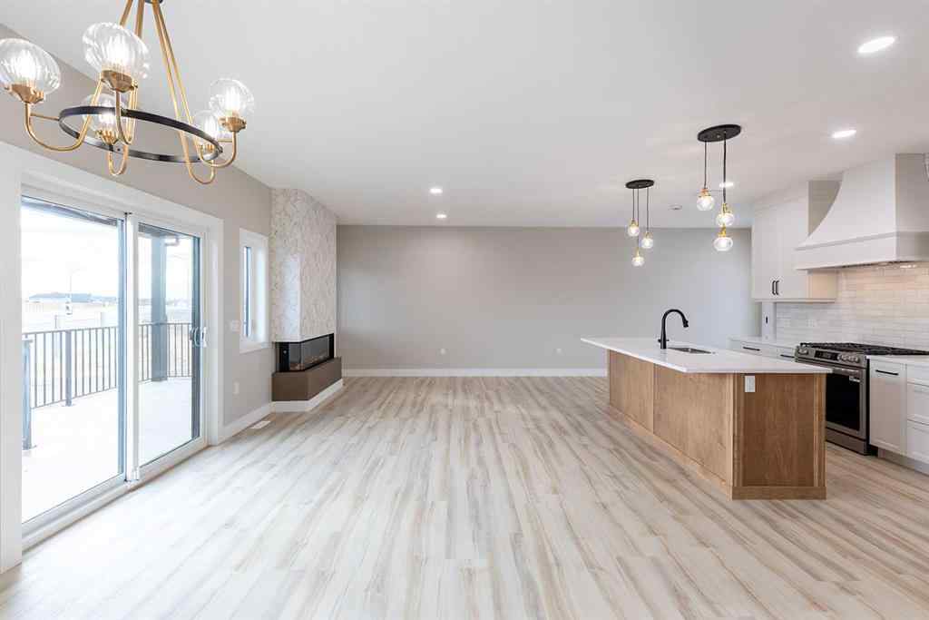 MLS® A2269155 - 111 Sierra Road SW in SW Southridge Medicine Hat, Residential