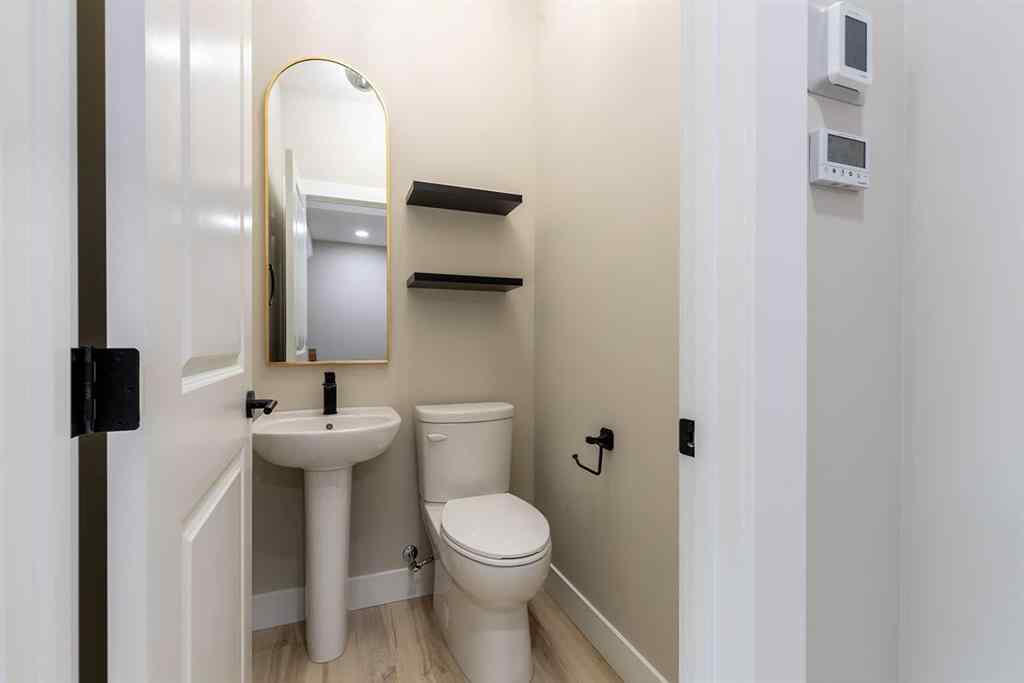 MLS® A2269155 - 111 Sierra Road SW in SW Southridge Medicine Hat, Residential