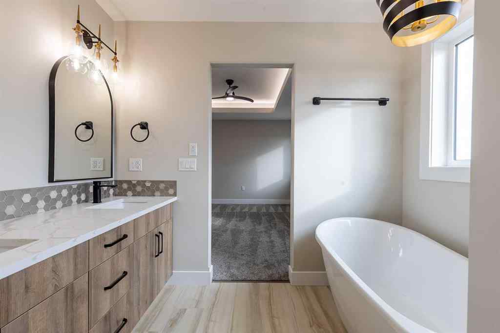 MLS® A2269155 - 111 Sierra Road SW in SW Southridge Medicine Hat, Residential