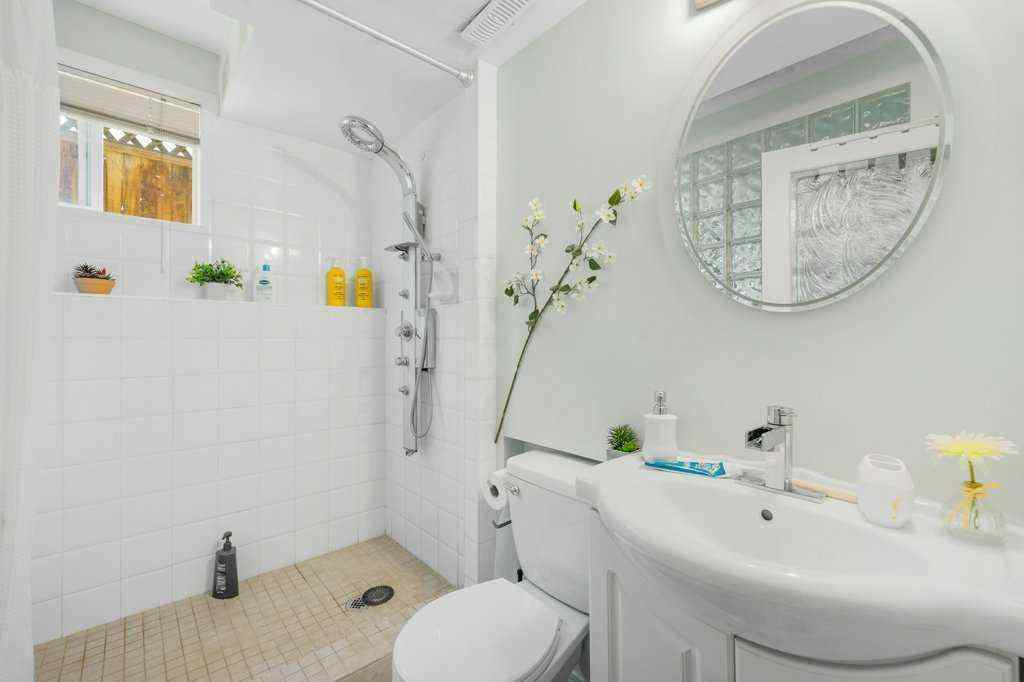 MLS® A2269160 - Unit #Basement Suite 1650 Westmount Boulevard NW in Hillhurst Calgary, Rental