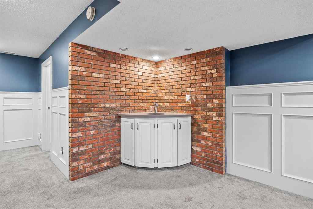 MLS® A2269164 - 10444 Maplecreek Drive SE in Maple Ridge Calgary, Residential