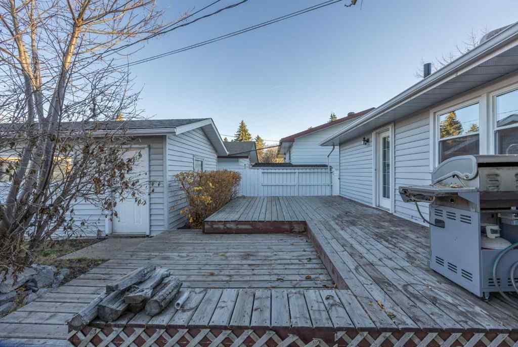 MLS® A2269164 - 10444 Maplecreek Drive SE in Maple Ridge Calgary, Residential