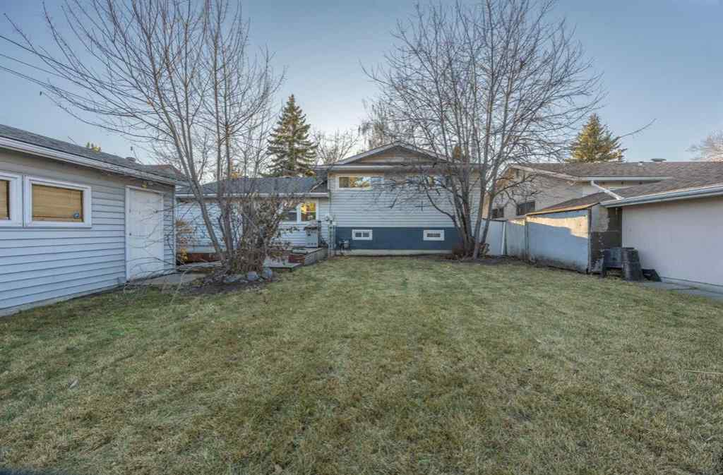 MLS® A2269164 - 10444 Maplecreek Drive SE in Maple Ridge Calgary, Residential