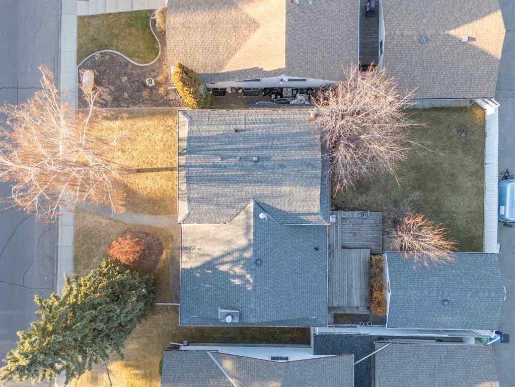 MLS® A2269164 - 10444 Maplecreek Drive SE in Maple Ridge Calgary, Residential