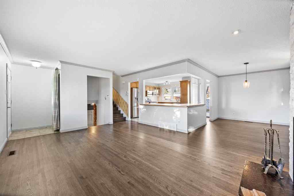 MLS® A2269164 - 10444 Maplecreek Drive SE in Maple Ridge Calgary, Residential