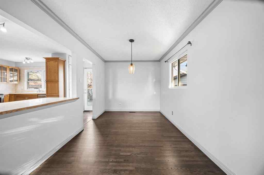 MLS® A2269164 - 10444 Maplecreek Drive SE in Maple Ridge Calgary, Residential