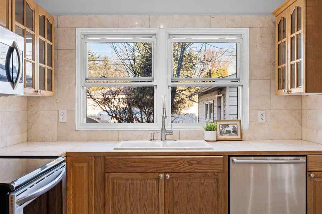 MLS® A2269164 - 10444 Maplecreek Drive SE in Maple Ridge Calgary, Residential