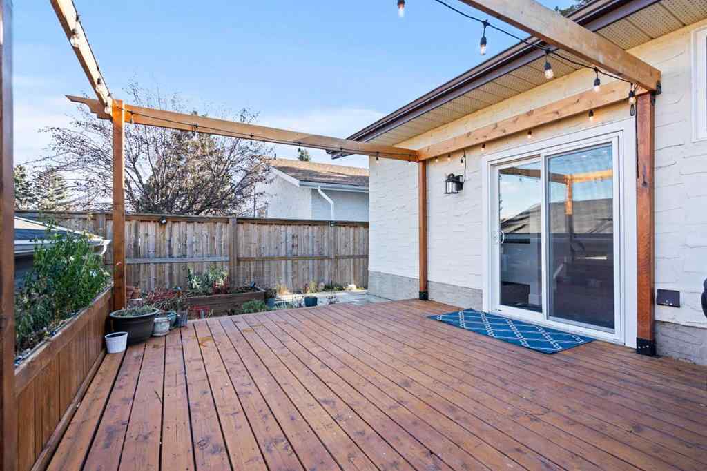 MLS® A2269173 - 2628 106 Avenue SW in Cedarbrae Calgary, Residential