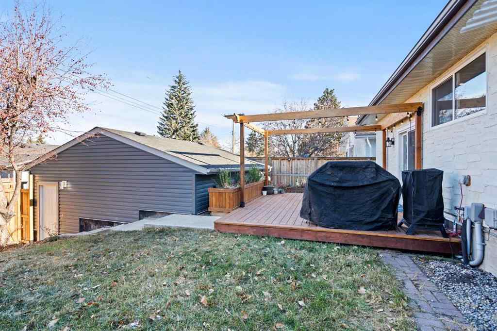 MLS® A2269173 - 2628 106 Avenue SW in Cedarbrae Calgary, Residential