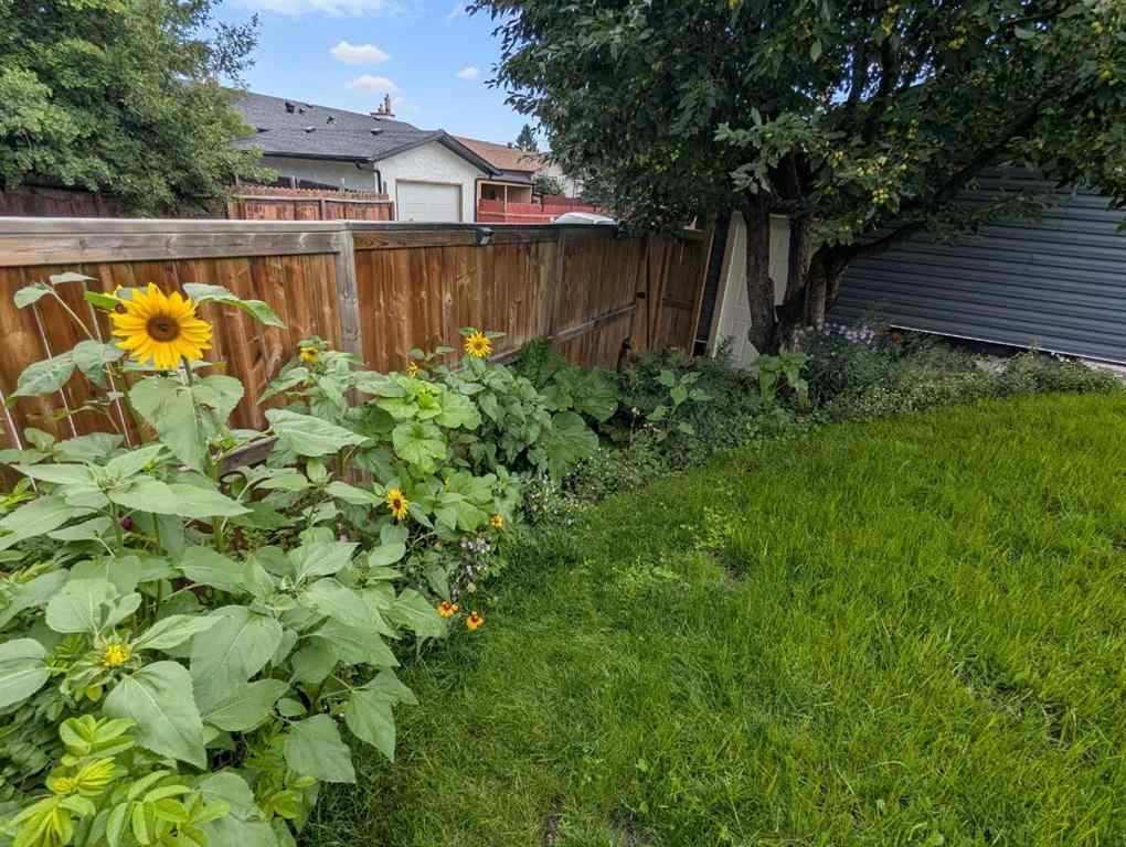 MLS® A2269173 - 2628 106 Avenue SW in Cedarbrae Calgary, Residential