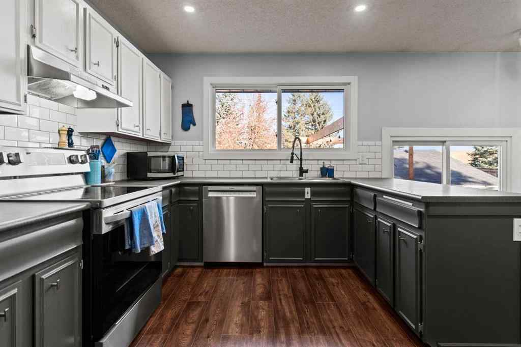 MLS® A2269173 - 2628 106 Avenue SW in Cedarbrae Calgary, Residential