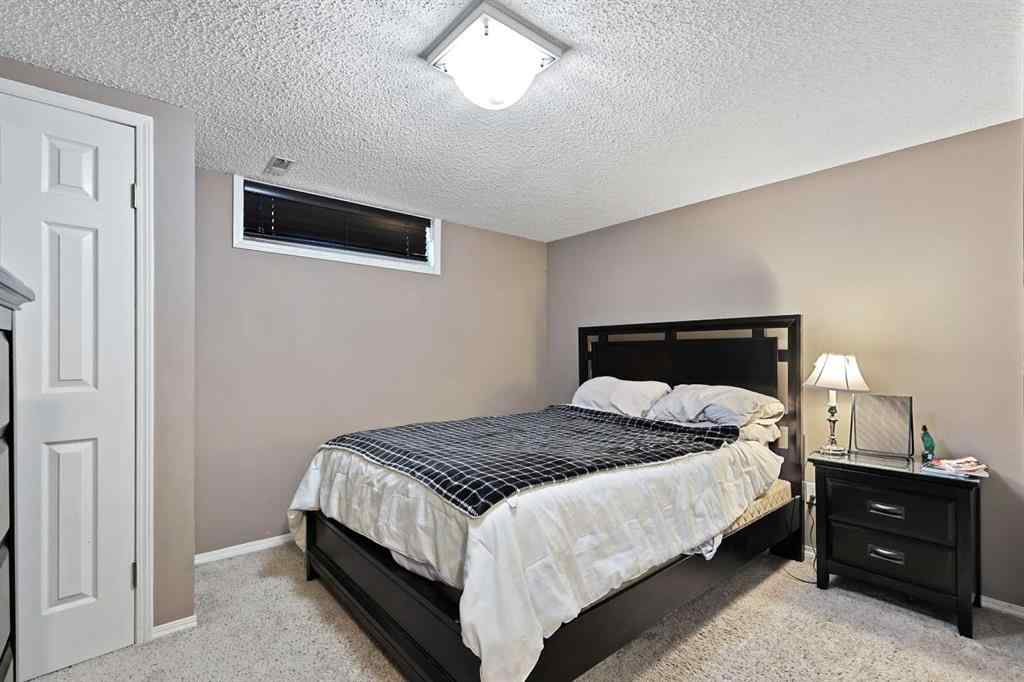 MLS® A2269176 - 322 Douglas Woods Court SE in Douglasdale/Glen Calgary, Residential