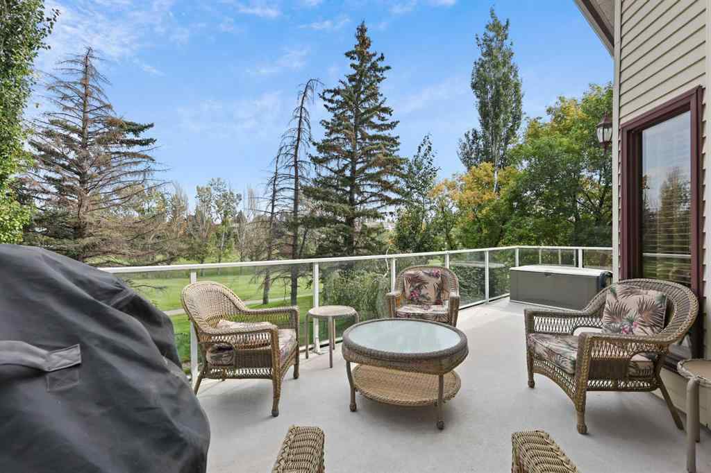 MLS® A2269176 - 322 Douglas Woods Court SE in Douglasdale/Glen Calgary, Residential