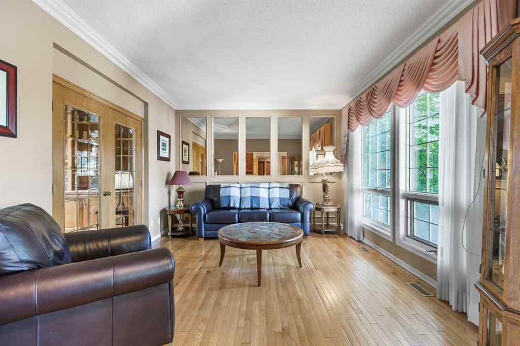 MLS® A2269176 - 322 Douglas Woods Court SE in Douglasdale/Glen Calgary, Residential