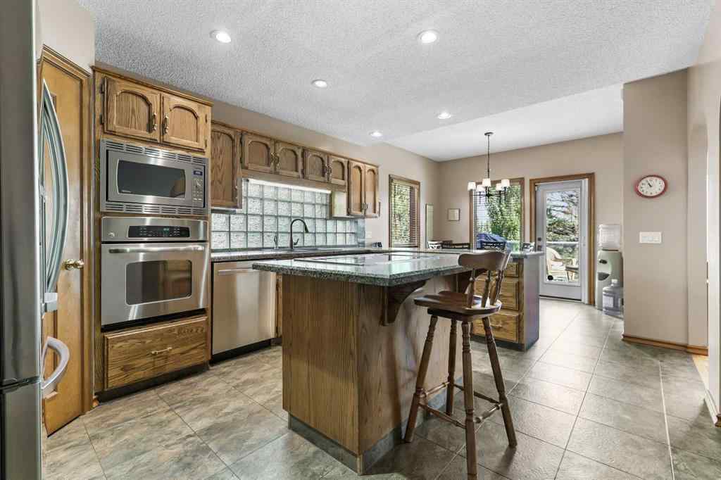 MLS® A2269176 - 322 Douglas Woods Court SE in Douglasdale/Glen Calgary, Residential