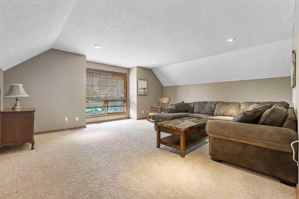 MLS® A2269176 - 322 Douglas Woods Court SE in Douglasdale/Glen Calgary, Residential