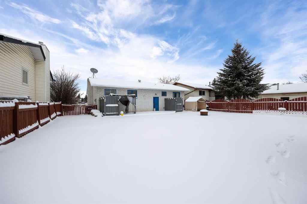 MLS&reg; # A2269179 - 137 Parmenter Crescent  in Dickinsfield Fort McMurray, Residential Open Houses