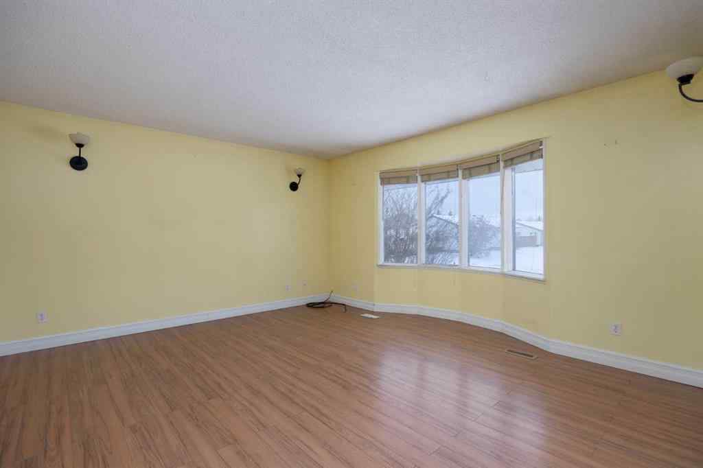 MLS&reg; # A2269179 - 137 Parmenter Crescent  in Dickinsfield Fort McMurray, Residential Open Houses