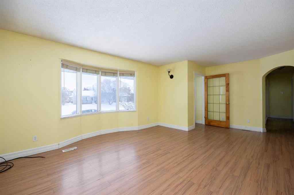 MLS&reg; # A2269179 - 137 Parmenter Crescent  in Dickinsfield Fort McMurray, Residential Open Houses