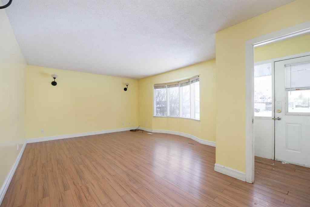 MLS&reg; # A2269179 - 137 Parmenter Crescent  in Dickinsfield Fort McMurray, Residential Open Houses