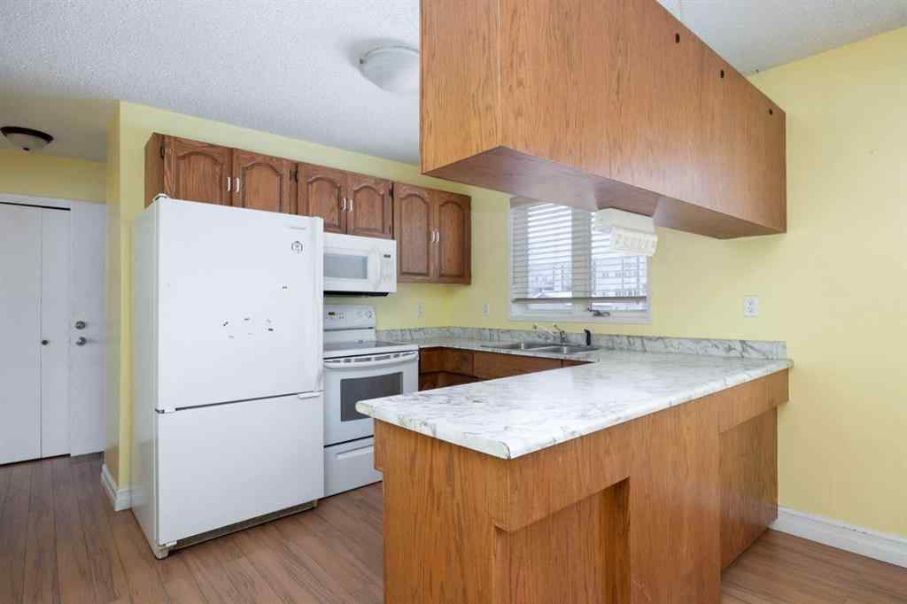 MLS&reg; # A2269179 - 137 Parmenter Crescent  in Dickinsfield Fort McMurray, Residential Open Houses