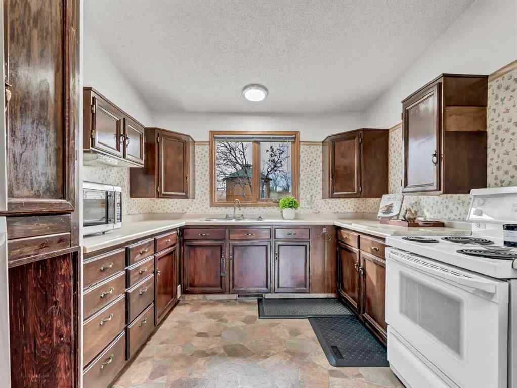 MLS&reg; # A2269196 - 11311 Range Road 40   in NONE Rural Cypress County, Residential Open Houses