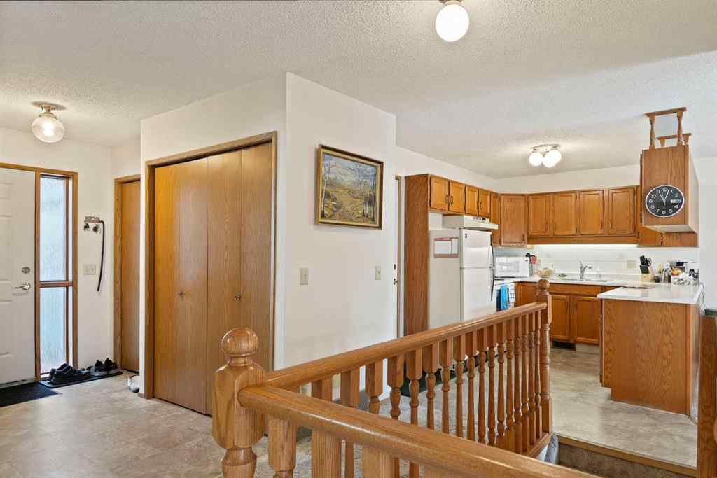 MLS® A2269204 - 40 Sandarac Circle NW in Sandstone Valley Calgary, Residential