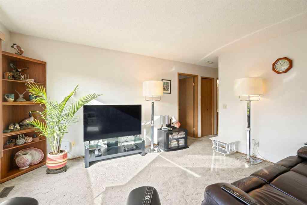 MLS® A2269204 - 40 Sandarac Circle NW in Sandstone Valley Calgary, Residential