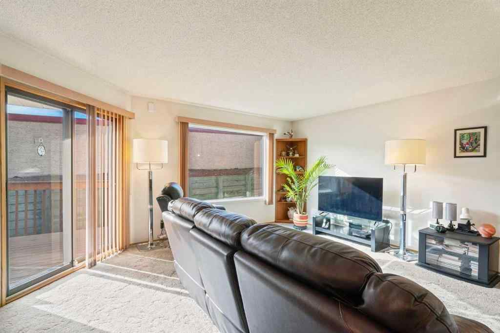 MLS® A2269204 - 40 Sandarac Circle NW in Sandstone Valley Calgary, Residential