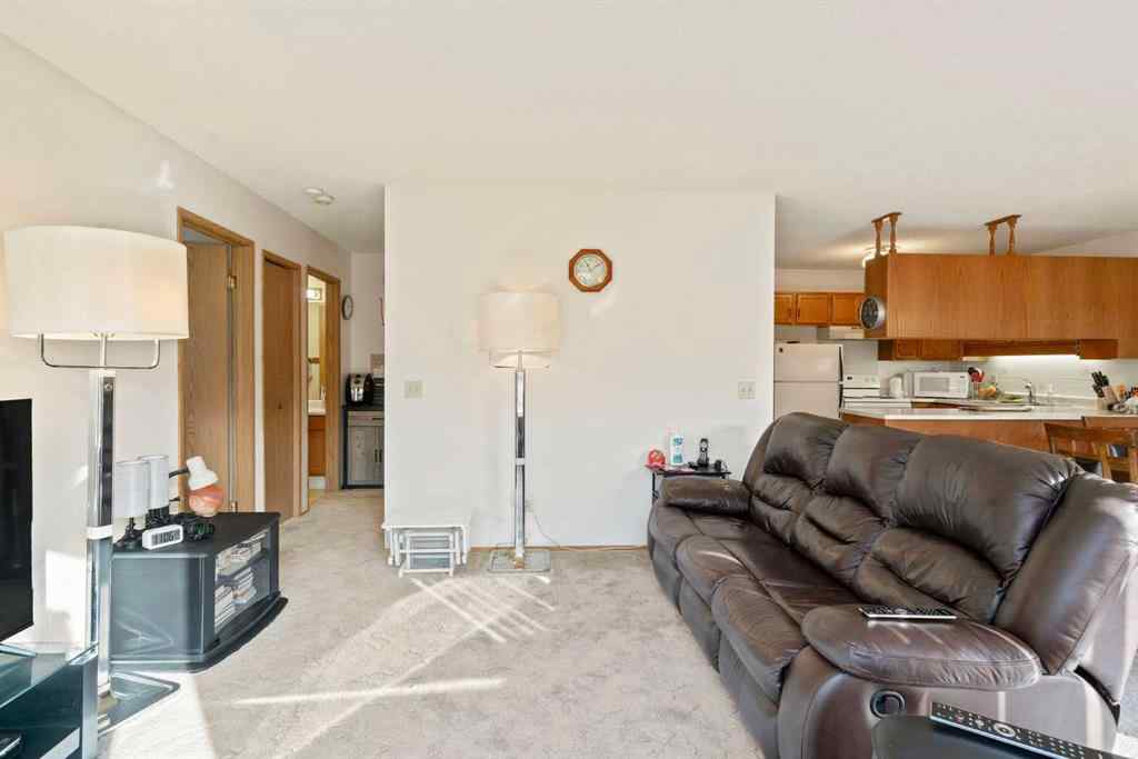 MLS® A2269204 - 40 Sandarac Circle NW in Sandstone Valley Calgary, Residential