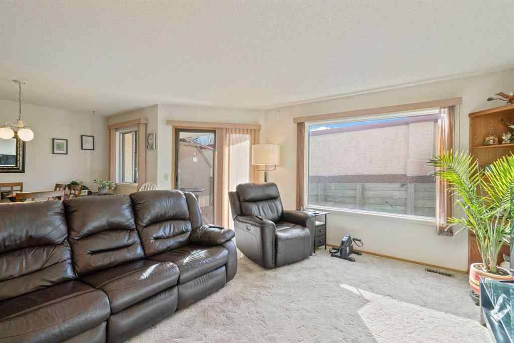 MLS® A2269204 - 40 Sandarac Circle NW in Sandstone Valley Calgary, Residential