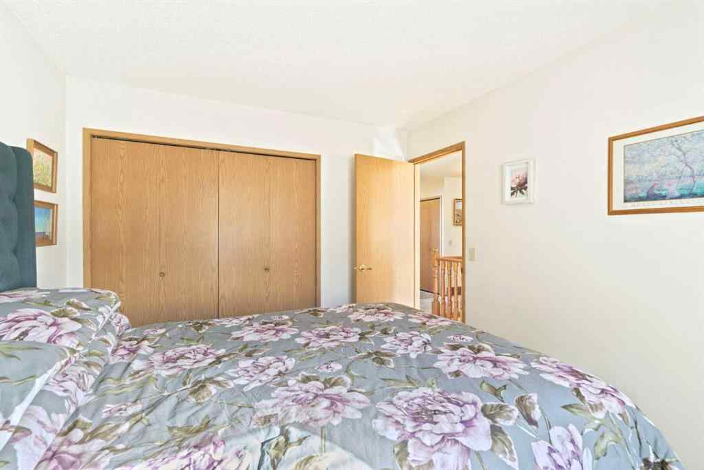 MLS® A2269204 - 40 Sandarac Circle NW in Sandstone Valley Calgary, Residential