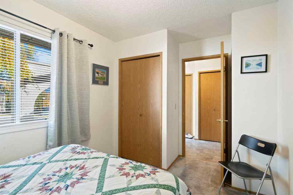 MLS® A2269204 - 40 Sandarac Circle NW in Sandstone Valley Calgary, Residential