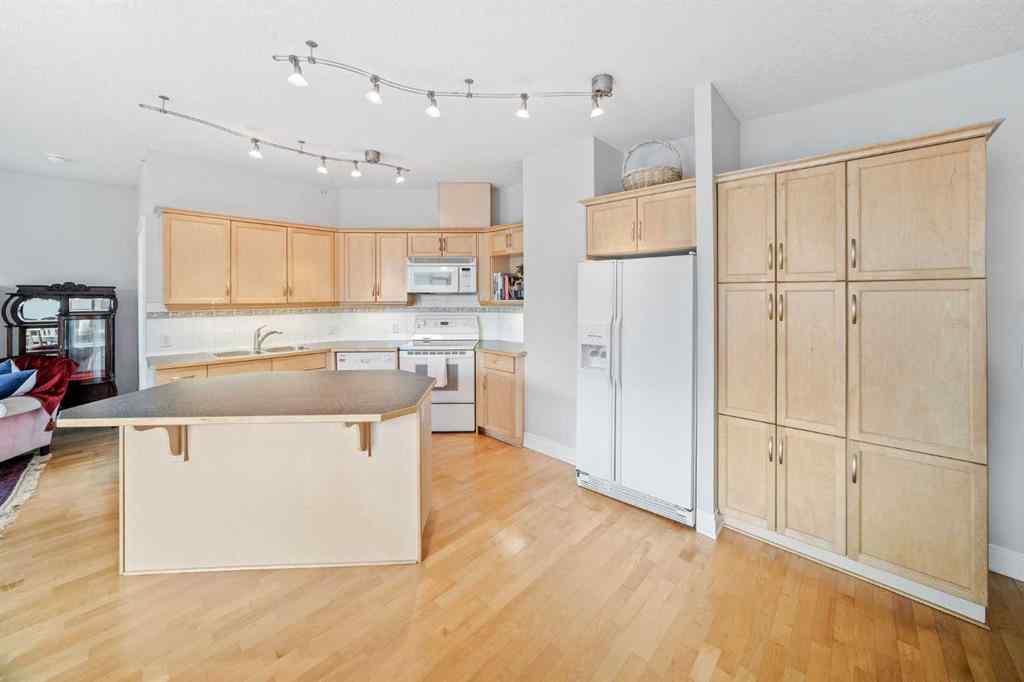 MLS® A2269205 - Unit #401 4 14 Street NW in Hillhurst Calgary, Residential