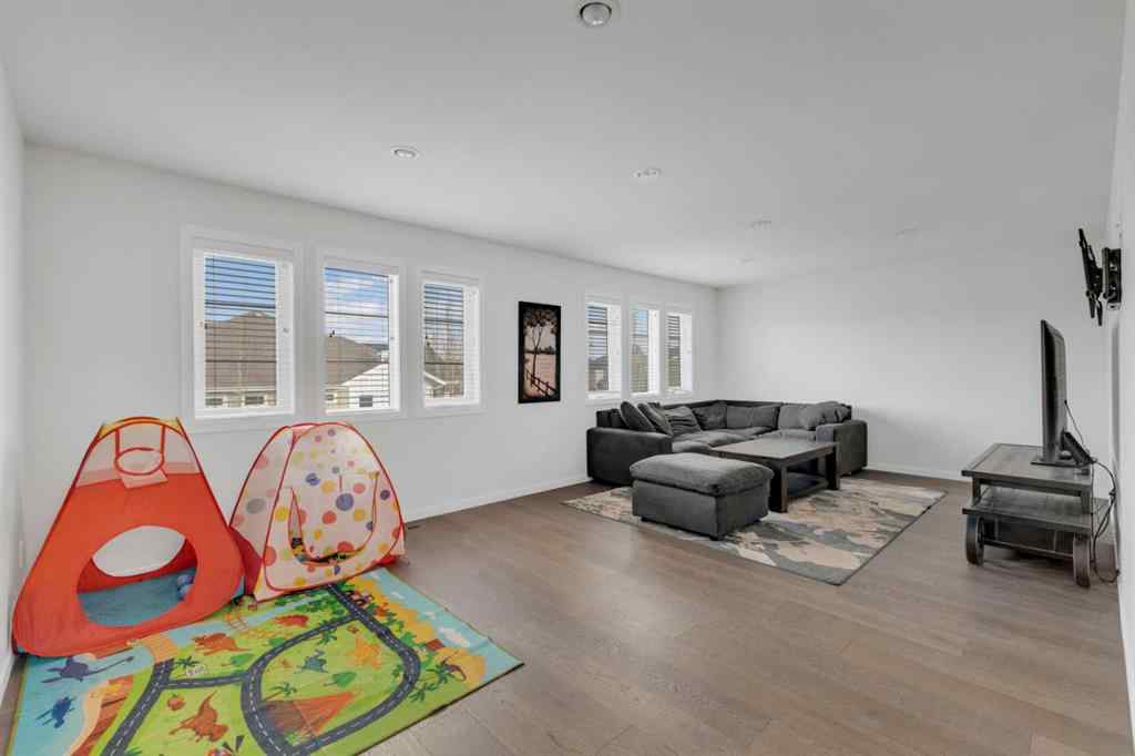 MLS® A2269208 - 89 Connaught Crescent  in Clearview Ridge Red Deer, Residential