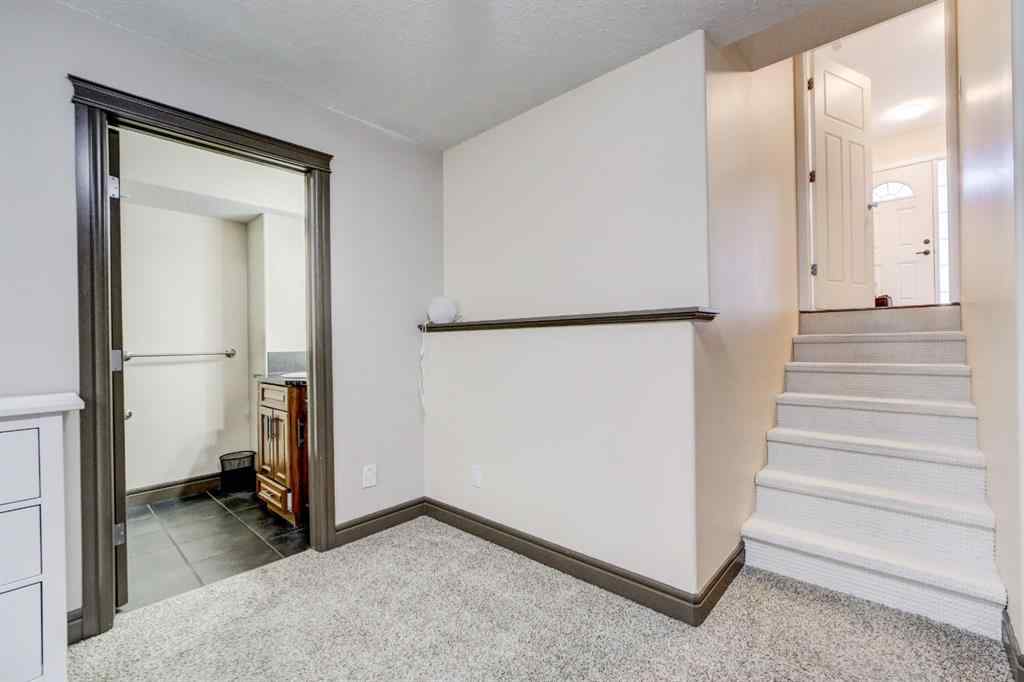 MLS® A2269214 - 869 Mt Sundance Manor W in Sunridge Lethbridge, Residential