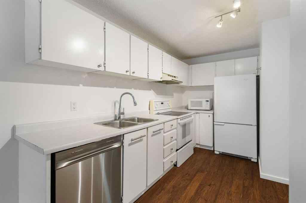 MLS&reg; # A2269215 - Unit #205 630 57 Avenue SW in Windsor Park Calgary, Residential Open Houses