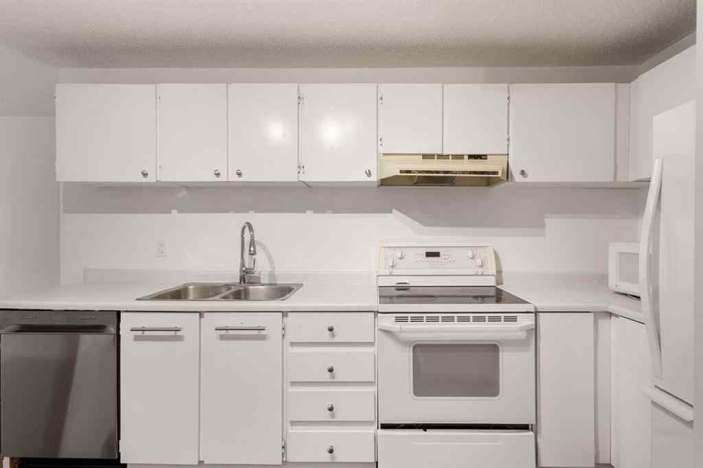 MLS&reg; # A2269215 - Unit #205 630 57 Avenue SW in Windsor Park Calgary, Residential Open Houses