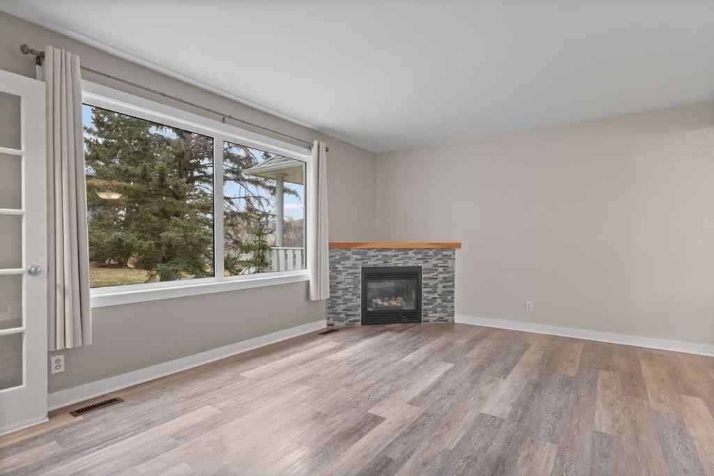 MLS&reg; # A2269218 - 352 Killarney Glen Court SW in Killarney/Glengarry Calgary, Residential Open Houses