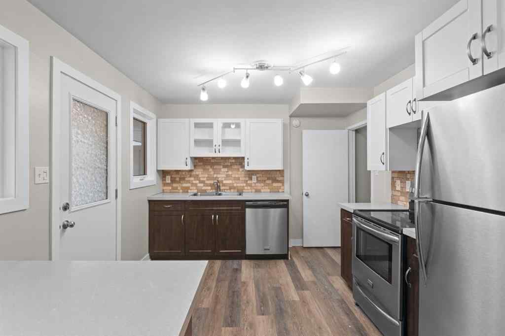 MLS&reg; # A2269218 - 352 Killarney Glen Court SW in Killarney/Glengarry Calgary, Residential Open Houses