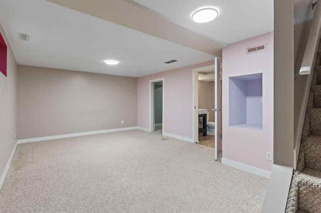 MLS&reg; # A2269218 - 352 Killarney Glen Court SW in Killarney/Glengarry Calgary, Residential Open Houses