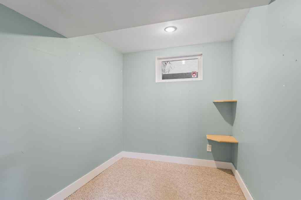 MLS&reg; # A2269218 - 352 Killarney Glen Court SW in Killarney/Glengarry Calgary, Residential Open Houses