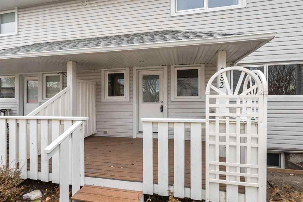 MLS&reg; # A2269218 - 352 Killarney Glen Court SW in Killarney/Glengarry Calgary, Residential Open Houses