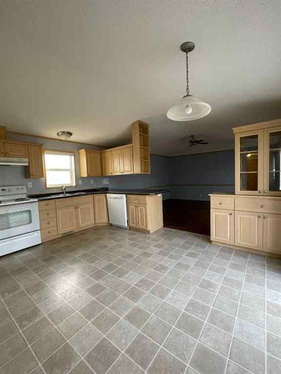 MLS&reg; # A2269227 - 7 Dragonfly Crescent  in NONE High Level, Residential Open Houses