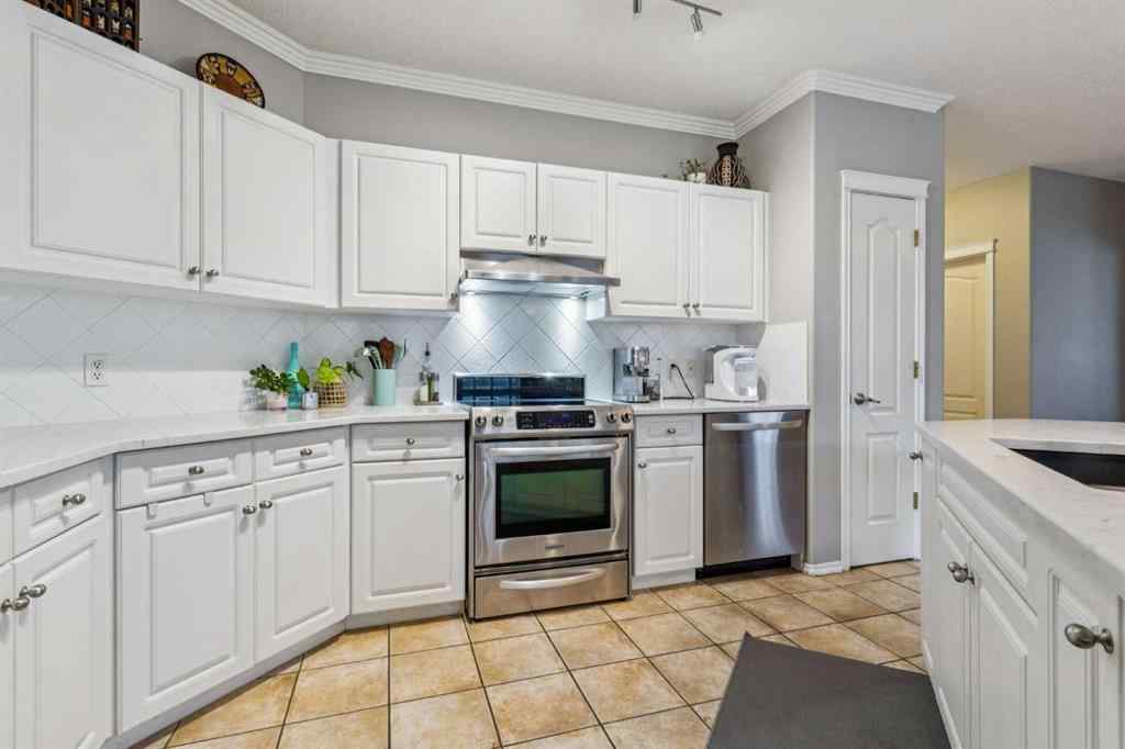 MLS® A2269234 - 32 Edgeridge Terrace NW in Edgemont Calgary, Residential