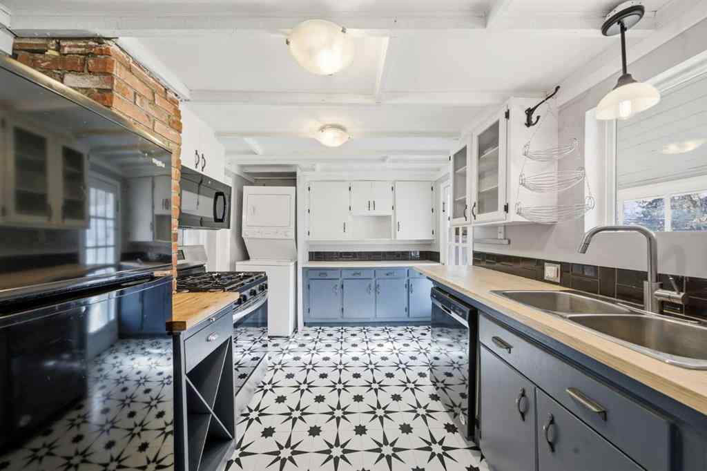 MLS® A2269237 - 1529 27 Avenue SW in South Calgary Calgary, Residential