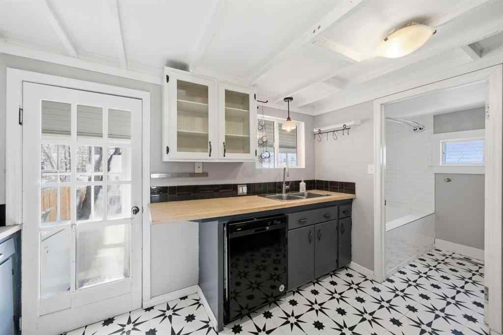 MLS® A2269237 - 1529 27 Avenue SW in South Calgary Calgary, Residential